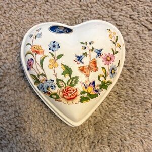 John Aynsley Cottage
Garden Heart Shape
Trinket Box